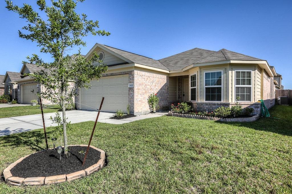 9929 Cassowary Drive